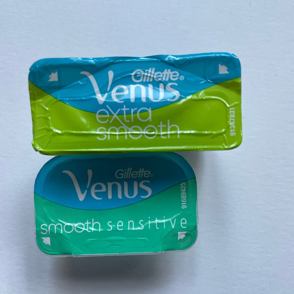 Venus Smooth Shave Replacement Blades Set Of Two NWT